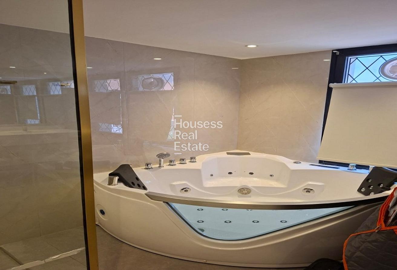 Bright Living|Private Jacuzzi and Garden|Vacant photo 13