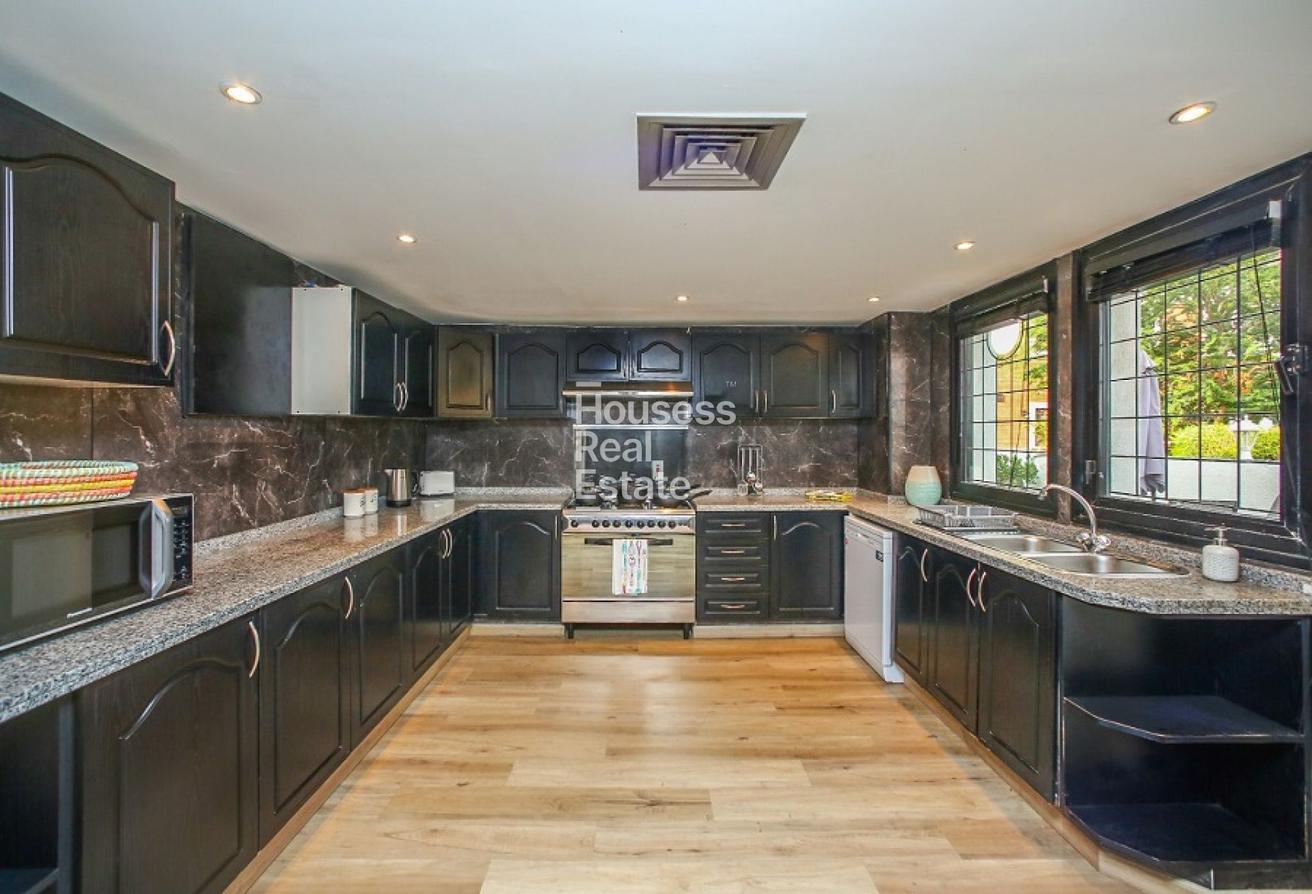 Bright Living|Private Jacuzzi and Garden|Vacant photo 11