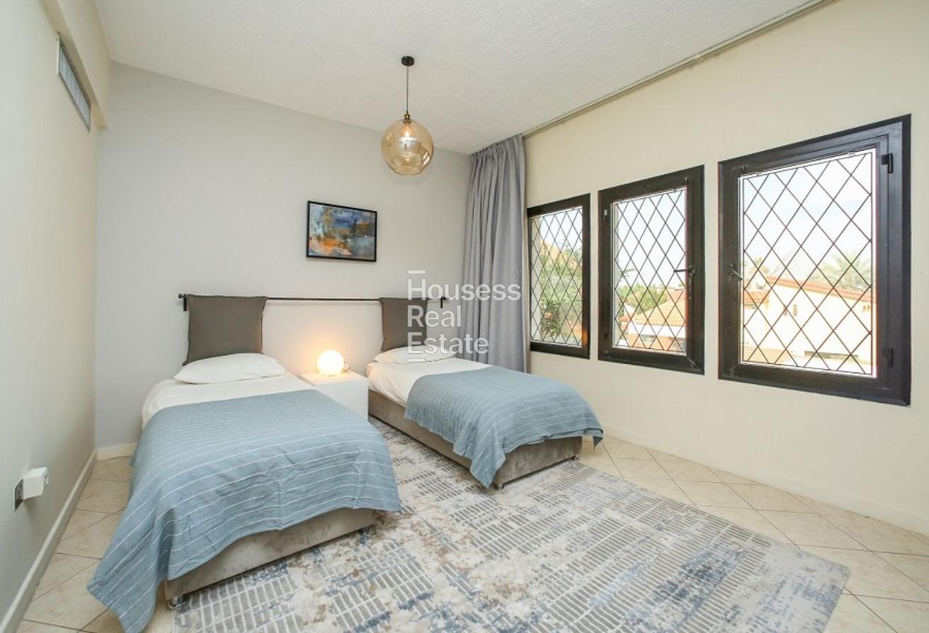 Bright Living|Private Jacuzzi and Garden|Vacant photo 8