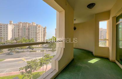 Apartment - 3 Bedrooms - 3 Bathrooms for rent in Abu Keibal - Shoreline Apartments - Palm Jumeirah - Dubai
