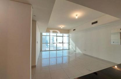 Apartment - 1 Bedroom - 2 Bathrooms for rent in Tala Tower - Marina Square - Al Reem Island - Abu Dhabi