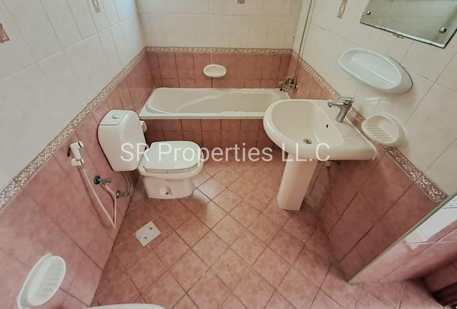 100448230 - Property Image 3