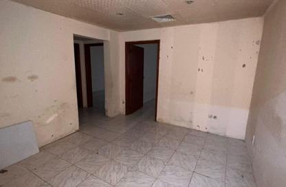 Apartment - 2 Bedrooms - 1 Bathroom for rent in Al Butina 9 Building - Al Butina - Sharjah