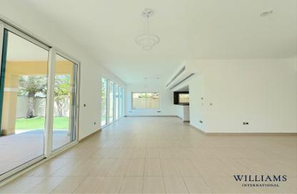 Villa - 4 - 5 for rent in District 8 - Jumeirah Park - Dubai Villa - 4 - 5 for rent in District 8 - Jumeirah Park - Dubai