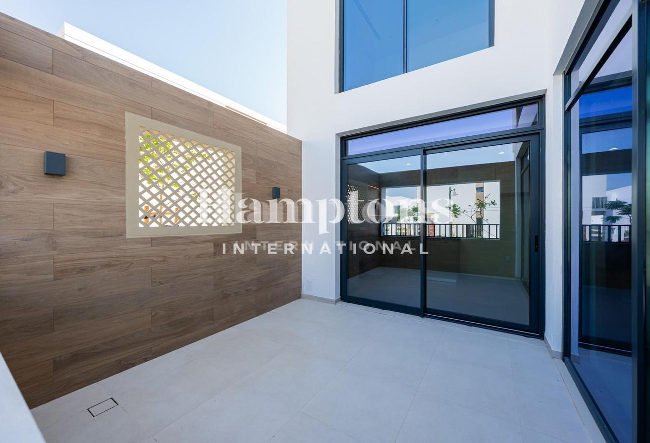 Exclusive Corner Single Row | By the pool photo 8