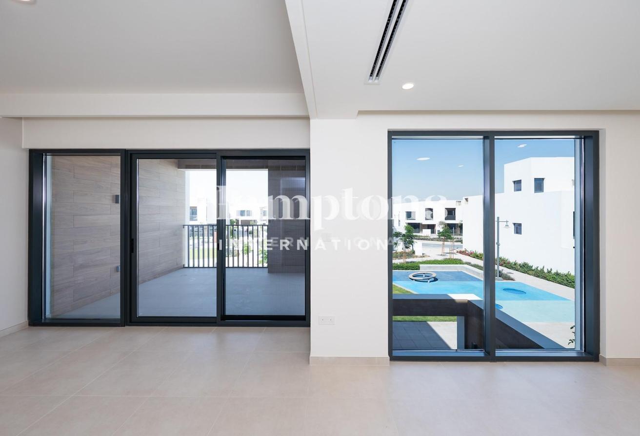 Exclusive Corner Single Row | By the pool photo 13