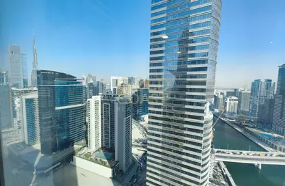 مكتب - 8 غرف نوم - 1 حمام للايجار في برج المنارة - الخليج التجاري - دبي