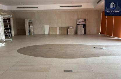 Retail - Studio for rent in Dar Al-Khabeesi - Al Muraqqabat - Deira - Dubai