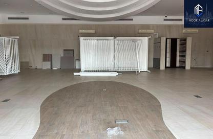 Retail - Studio for rent in Dar Al-Khabeesi - Al Muraqqabat - Deira - Dubai