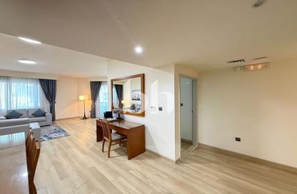 Apartment - 3 Bedrooms - 4 Bathrooms for rent in Golden Sands 10 Hotel Apartments - Al Mankhool - Bur Dubai - Dubai