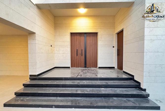 123848923 - Property Image 3