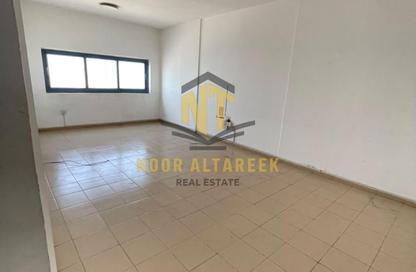 Apartment - 2 - 2 for rent in Al Mamzar - Al Mamzar - Sharjah - Sharjah Apartment - 2 - 2 for rent in Al Mamzar - Al Mamzar - Sharjah - Sharjah