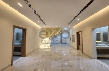 Villa - 5 Bedrooms - 5 Bathrooms for rent in Al Aweer 1 - Al Aweer - Dubai
