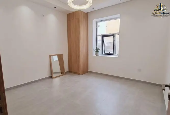 158696000 - Property Image 3
