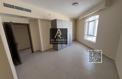 Apartment - 2 Bedrooms - 3 Bathrooms for rent in Corniche Tower - Ajman Corniche Road - Ajman