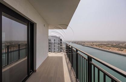 Apartment - 3 Bedrooms - 3 Bathrooms for sale in Waters Edge - Yas Island - Abu Dhabi