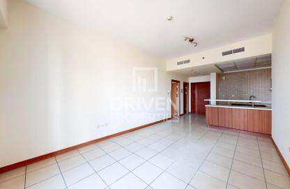 Apartment - 1 Bedroom - 2 Bathrooms for sale in Sulafa Tower - Dubai Marina - Dubai
