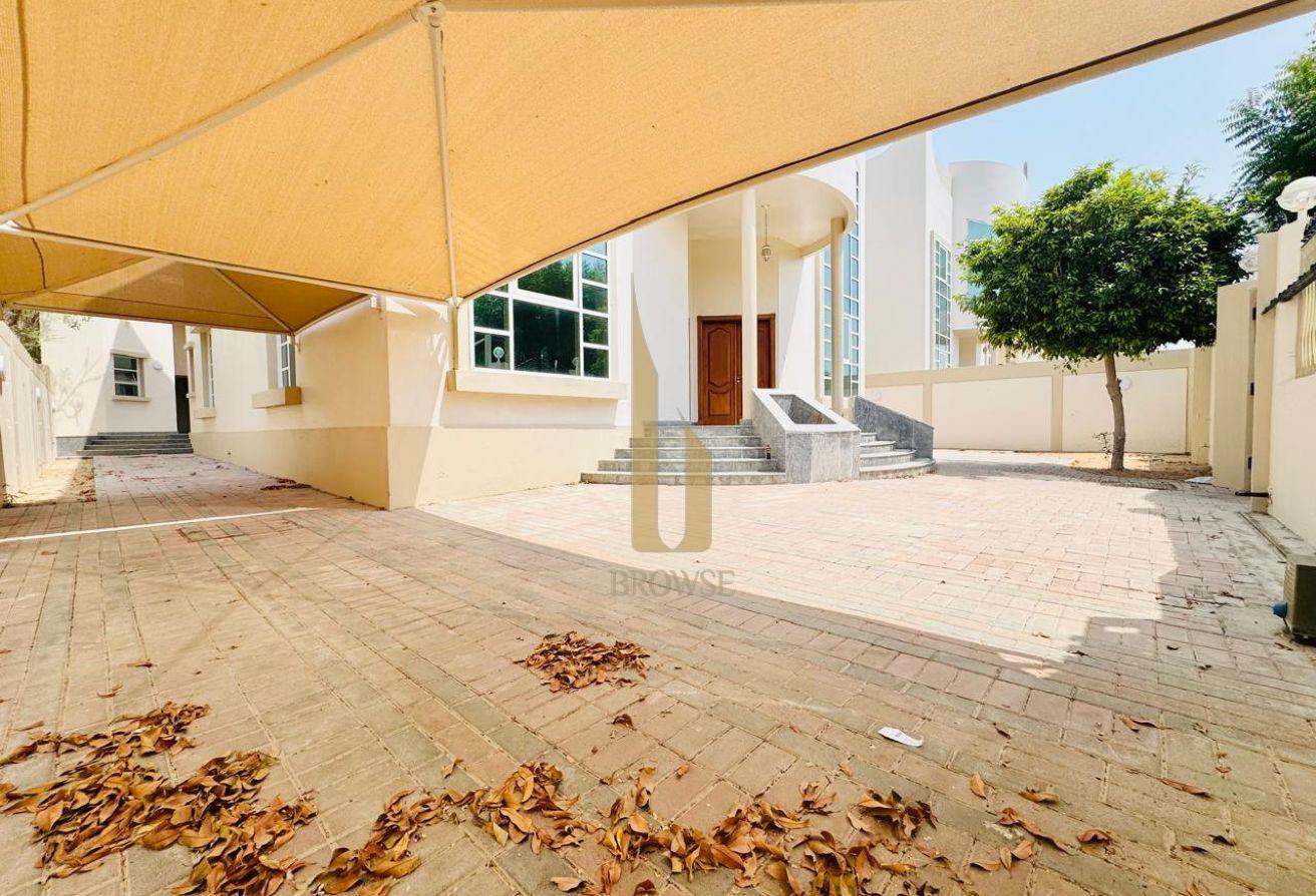 Majlis+5BR Ensuite+Study l Private Garden l Maids photo 6