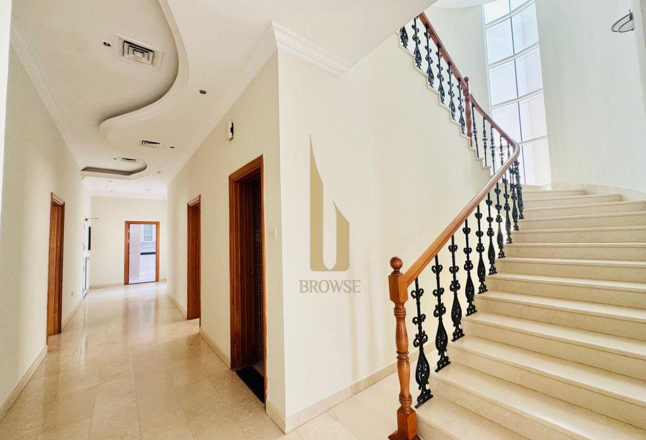 Majlis+5BR Ensuite+Study l Private Garden l Maids photo 20