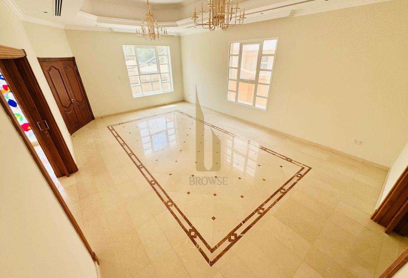 Majlis+5BR Ensuite+Study l Private Garden l Maids photo 12