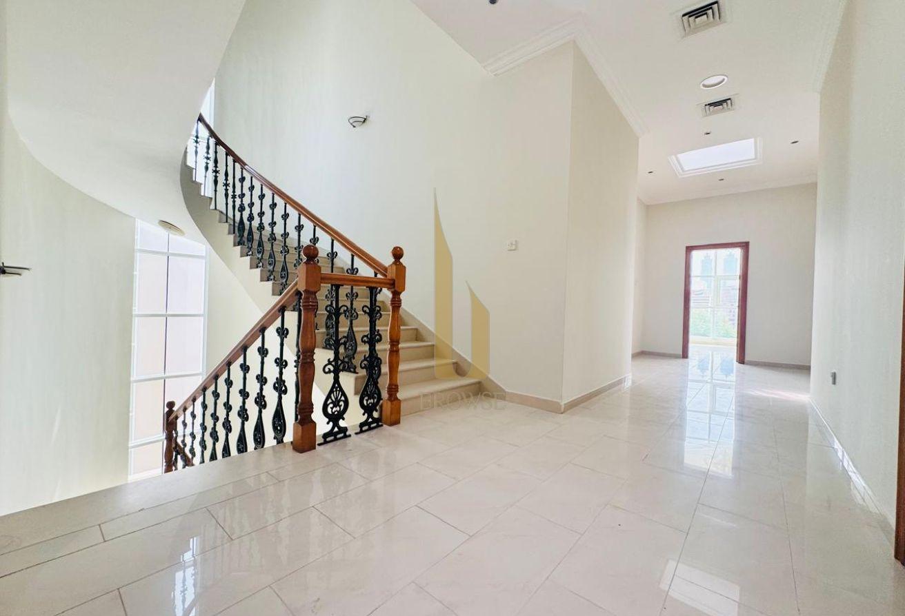 Majlis+5BR Ensuite+Study l Private Garden l Maids photo 19