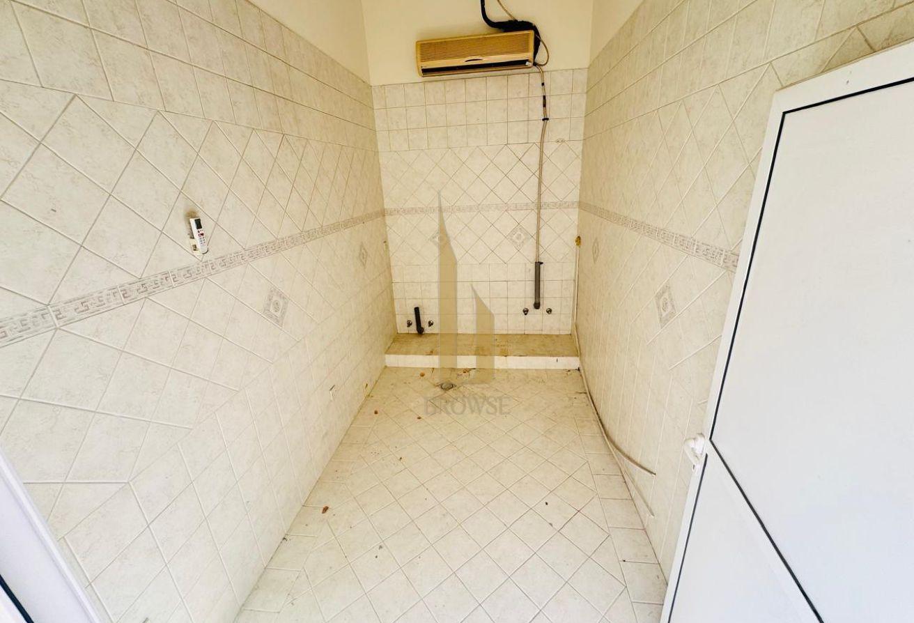 Majlis+5BR Ensuite+Study l Private Garden l Maids photo 26