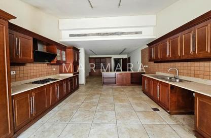 Villa - 5 Bedrooms - 5 Bathrooms for rent in Umm Suqeim 1 Villas - Umm Suqeim 1 - Umm Suqeim - Dubai