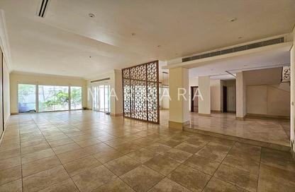 Villa - 5 Bedrooms - 5 Bathrooms for rent in Umm Suqeim 1 Villas - Umm Suqeim 1 - Umm Suqeim - Dubai