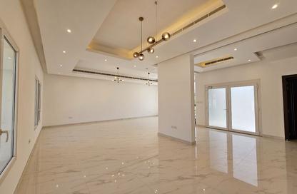 Villa - 5 Bedrooms - 7 Bathrooms for rent in Nad Al Sheba 4 - Nad Al Sheba - Dubai Villa - 5 Bedrooms - 7 Bathrooms for rent in Nad Al Sheba 4 - Nad Al Sheba - Dubai
