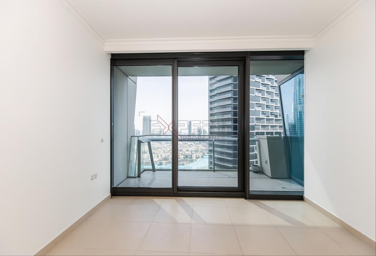 Burj & Fountain Views | High Floor Unit | Balcony photo 4