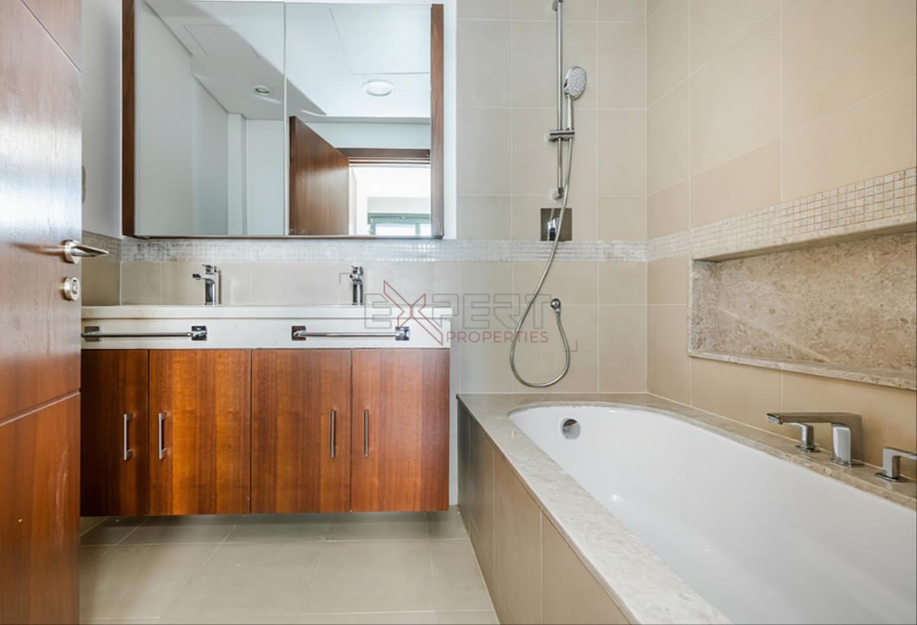 Burj & Fountain Views | High Floor Unit | Balcony photo 15