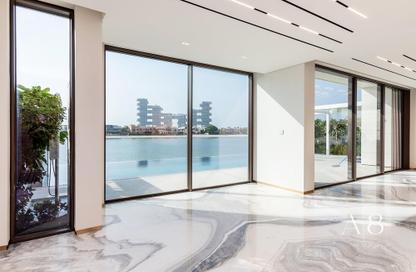 Villa - 6 - 6 for rent in Garden Homes Frond E - Garden Homes - Palm Jumeirah - Dubai