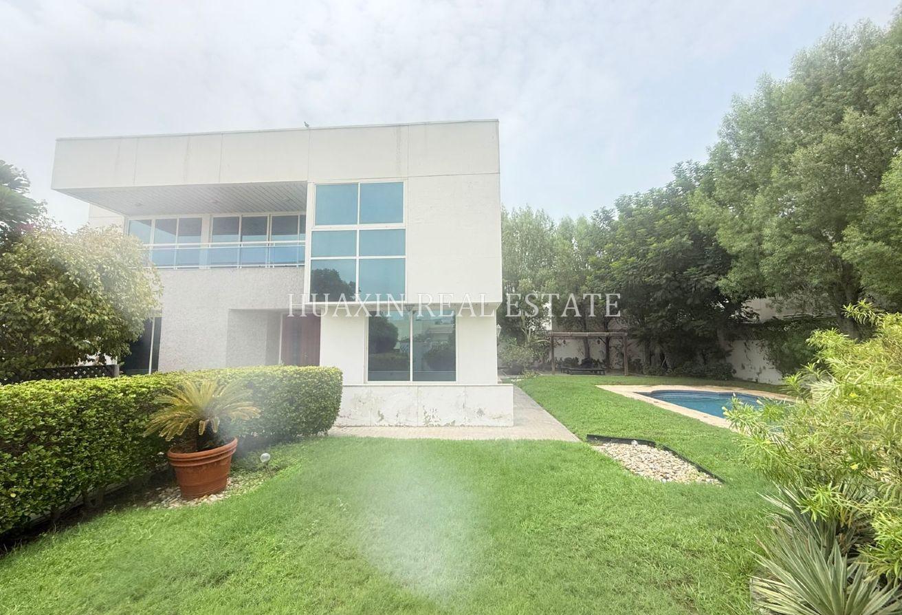 Beautiful Garden | Private Swimming Pool |Spacious photo 14