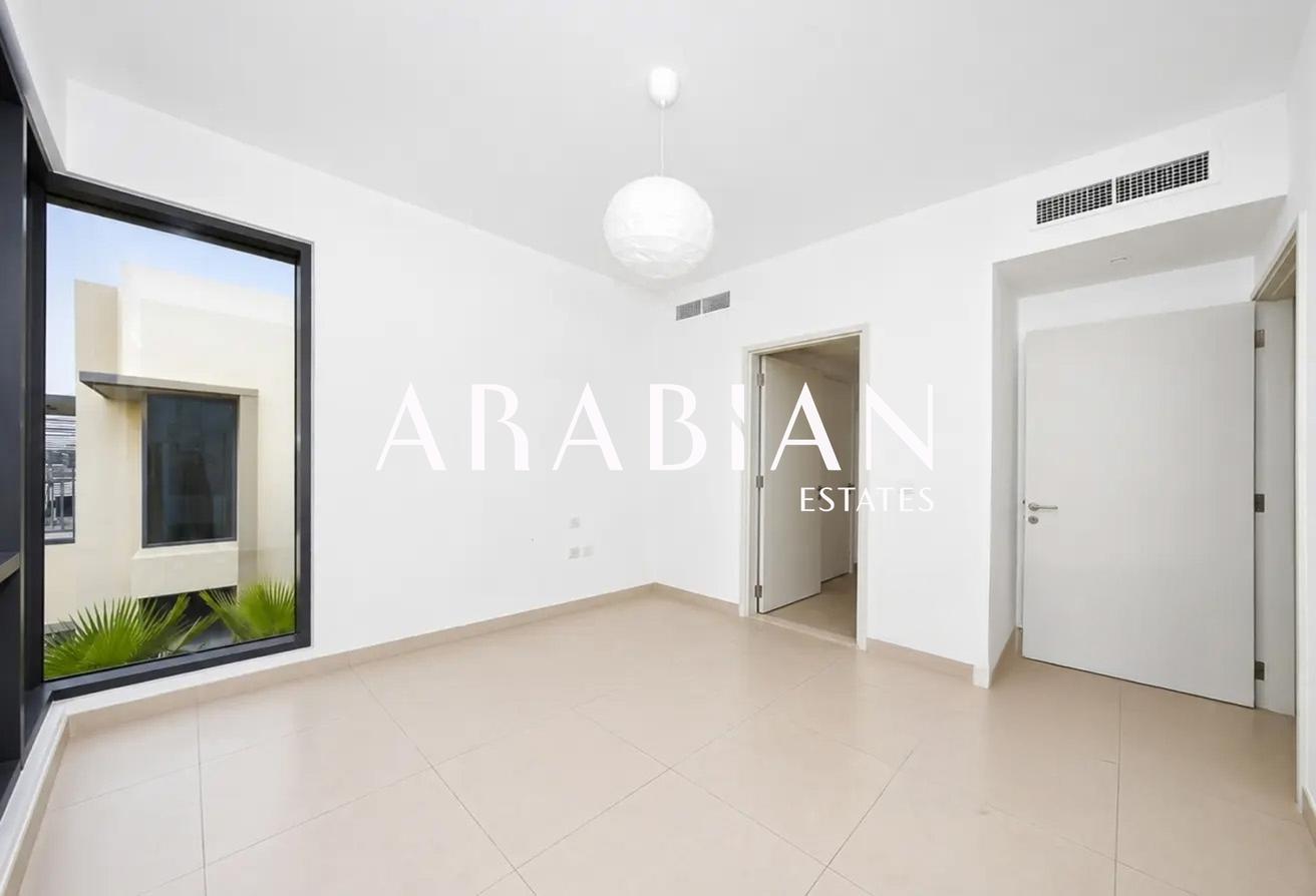 Large Plot | Private End Unit | Landscaped Garden photo 8