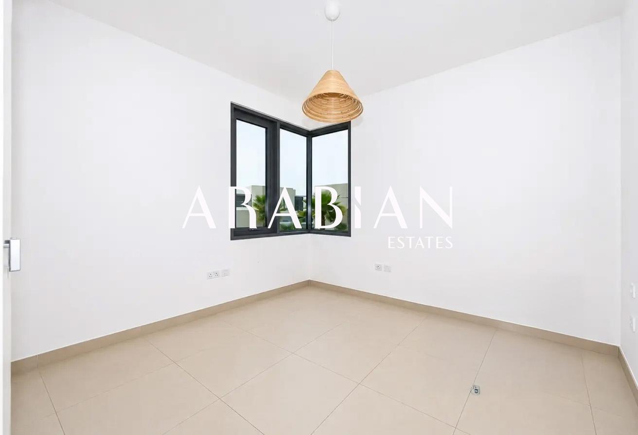 Large Plot | Private End Unit | Landscaped Garden photo 14