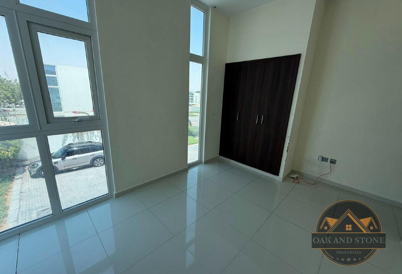 Corner Unit | 3BR + Maid | Spacious Family Home photo 10