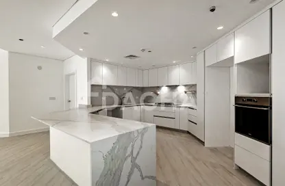 Apartment - 3 Bedrooms - 2 Bathrooms for rent in Al Hallawi - Shoreline Apartments - Palm Jumeirah - Dubai