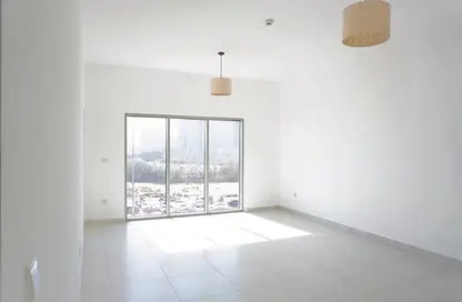 شقة - 2 غرف نوم - 2 حمامات للايجار في مبنى ربدان - موتور سيتي - دبي