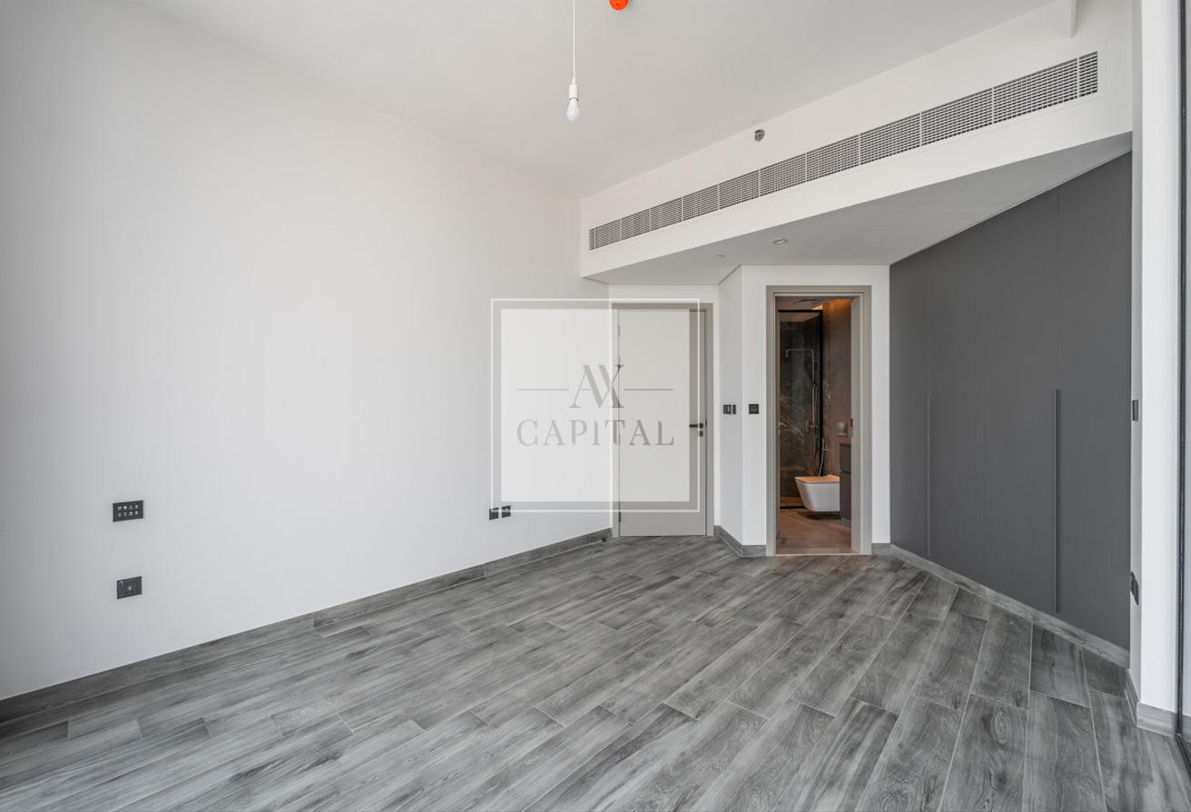 Brand New Corner Unit | High Floor | Vacant photo 10