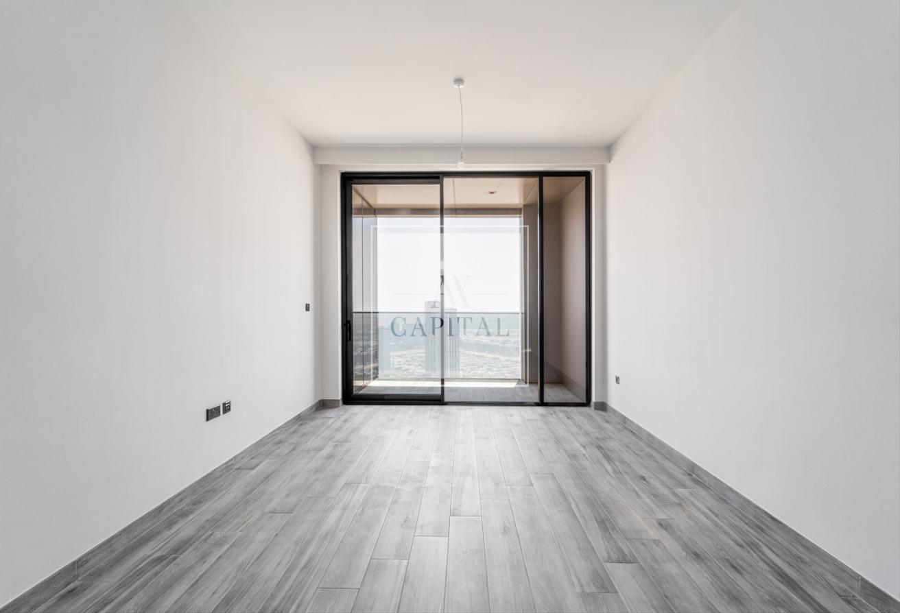 Brand New Corner Unit | High Floor | Vacant photo 5