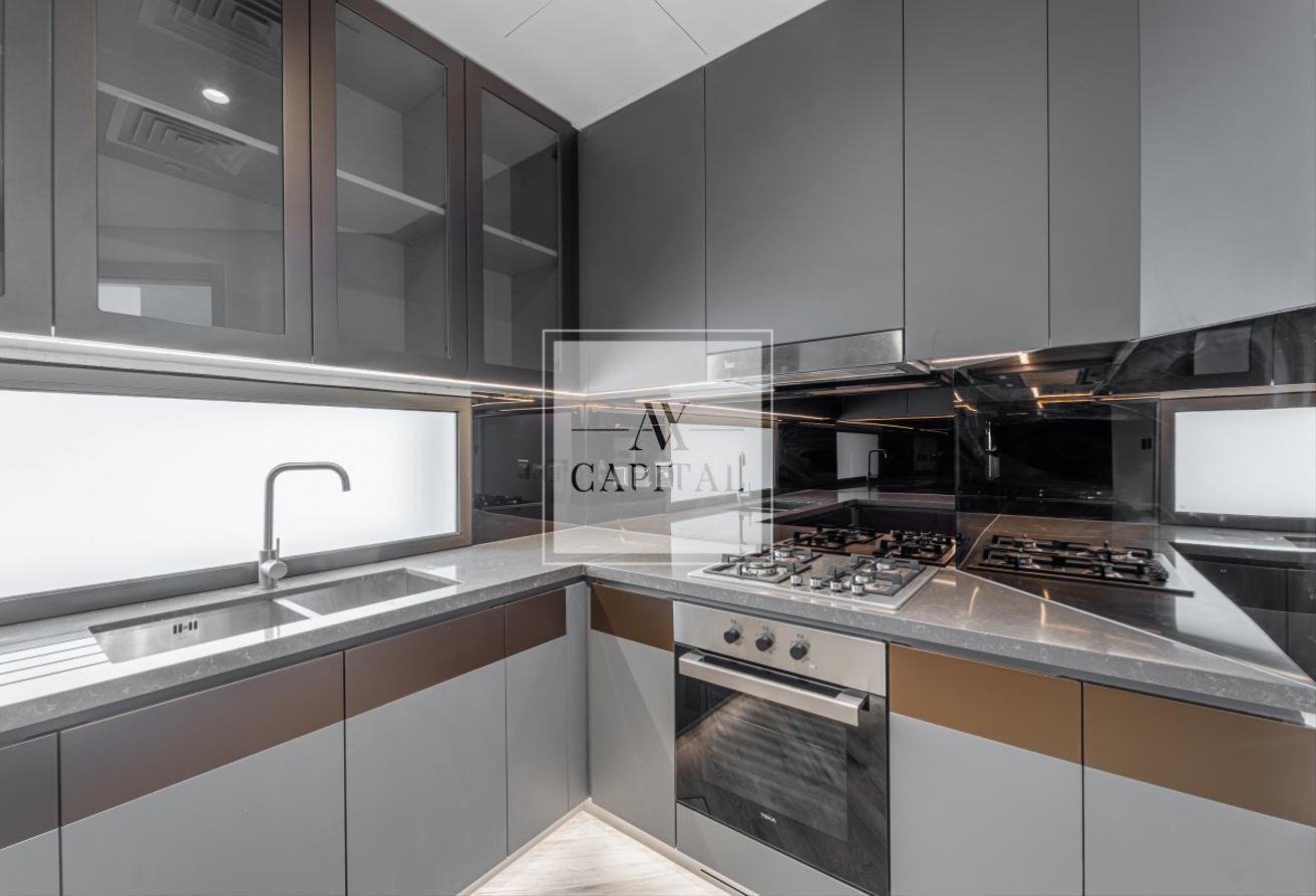 Brand New Corner Unit | High Floor | Vacant photo 4