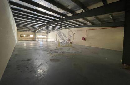 Warehouse - Studio - 1 Bathroom for rent in Industrial Building 13 - Industrial Area 13 - Sharjah Industrial Area - Sharjah