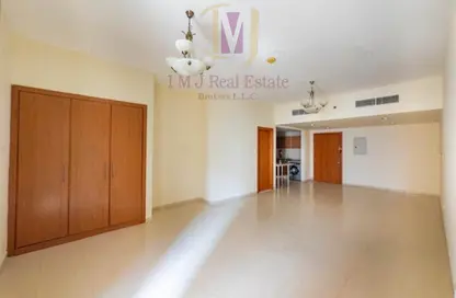 Apartment - Studio - 1 Bathroom for rent in Gardenia 2 - Emirates Gardens 1 - Jumeirah Village Circle - Dubai