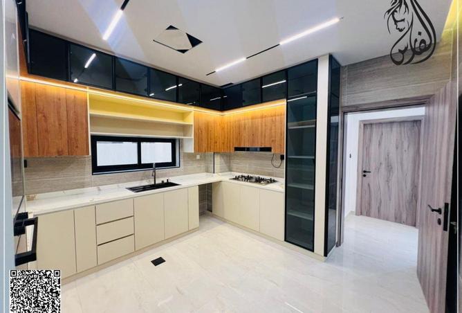 100858137 - Property Image 2