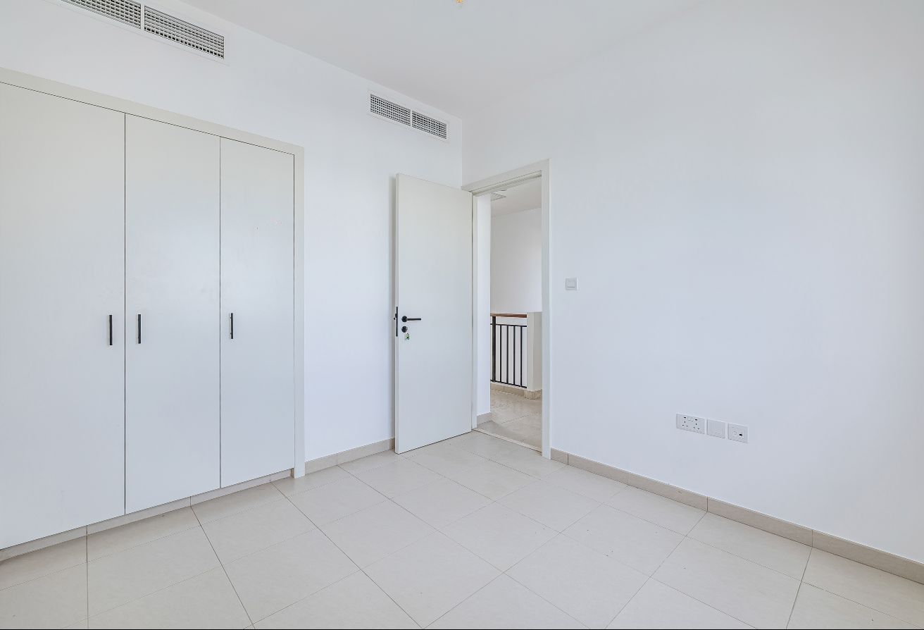3 bedroom townhouse in Safi Townhouses, Town Square: 13