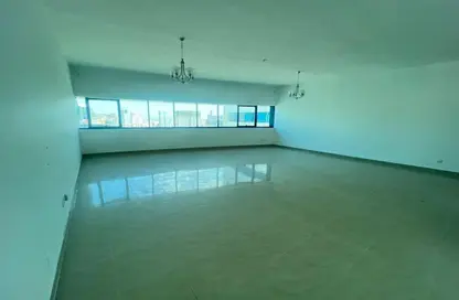 شقة - 3 غرف نوم - 3 حمامات للايجار في برج الممزر - الممزر - الشارقة - الشارقة