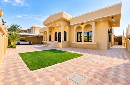 Villa - 4 - 6 for rent in Al Falaj - Al Riqqa - Sharjah