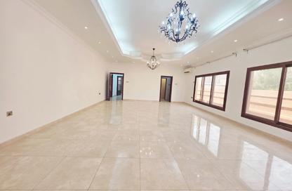 Villa - 4 - 6 for rent in Al Falaj - Al Riqqa - Sharjah