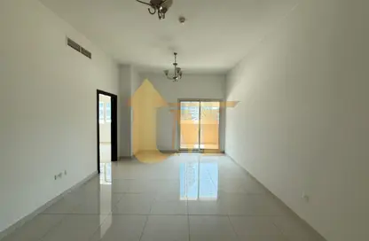 شقة - 2 غرف نوم - 3 حمامات للايجار في مساكن النخبة رقم 2 - مساكن النخبة الرياضية - مدينة دبي الرياضية - دبي