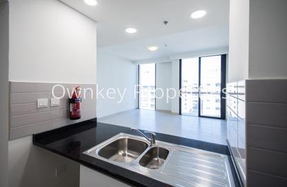 Apartment - 1 - 2 for rent in Golden Sands 16 - Al Mankhool - Bur Dubai - Dubai